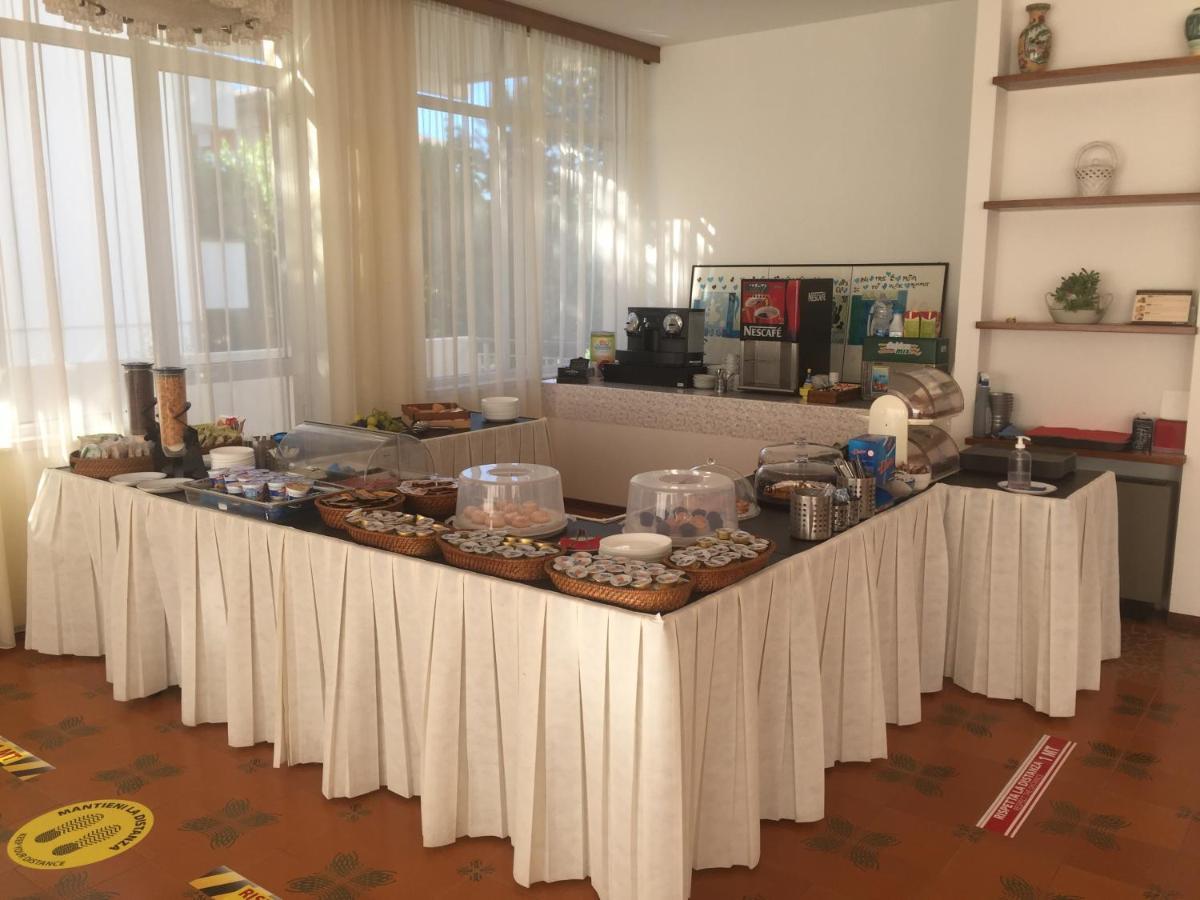 Hotel B&B Avana Lido Di Savio Esterno foto