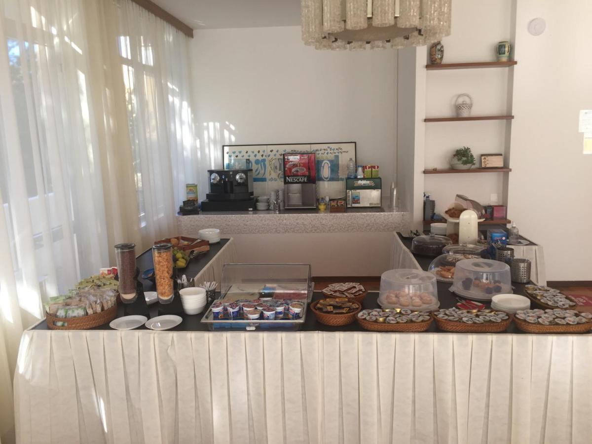 Hotel B&B Avana Lido Di Savio Esterno foto
