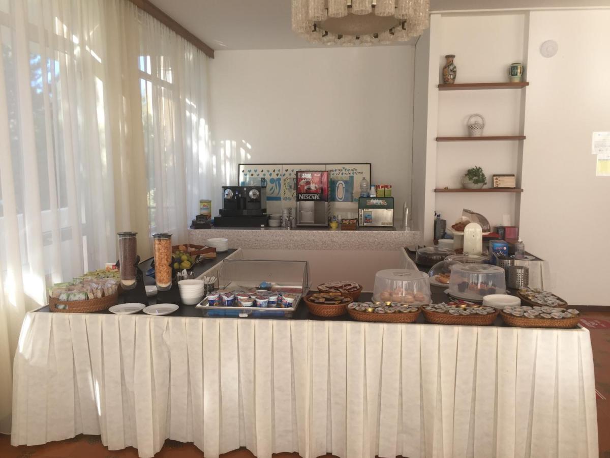 Hotel B&B Avana Lido Di Savio Esterno foto