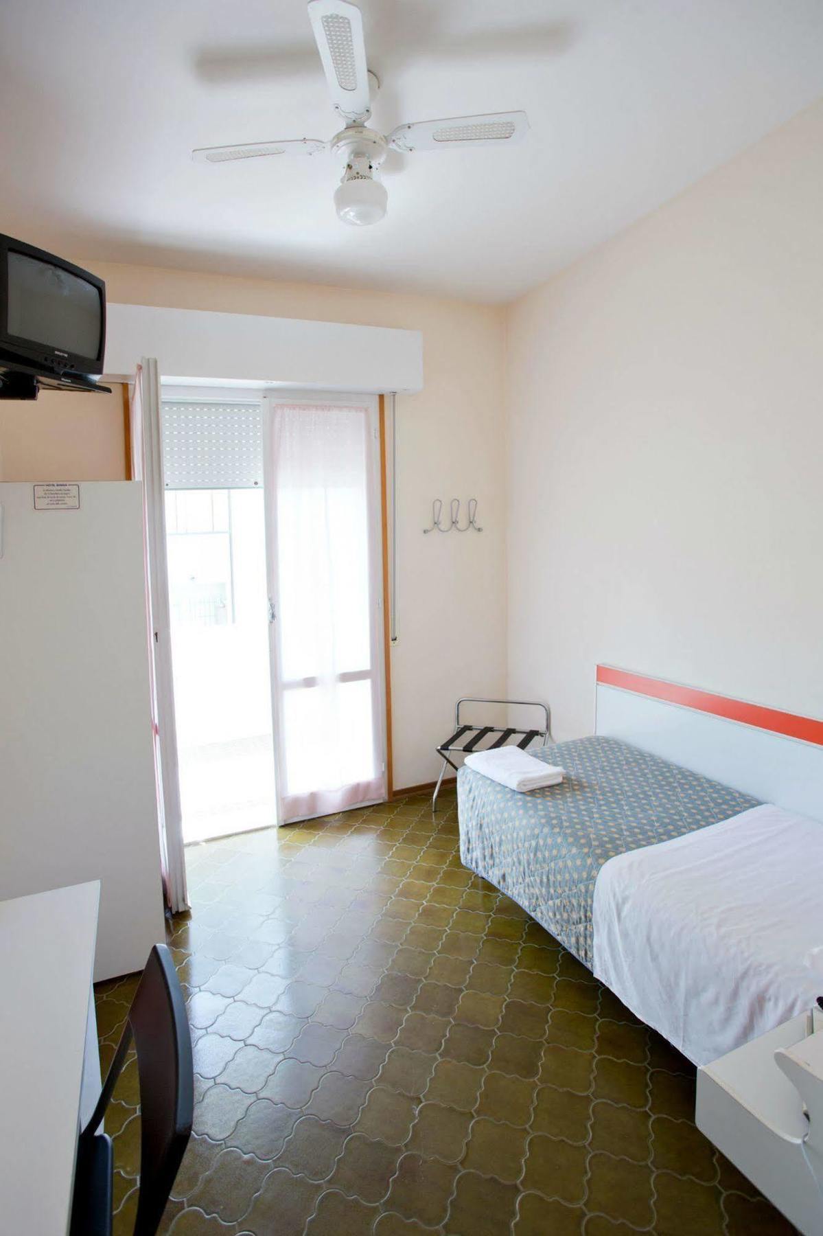 Hotel B&B Avana Lido Di Savio Esterno foto