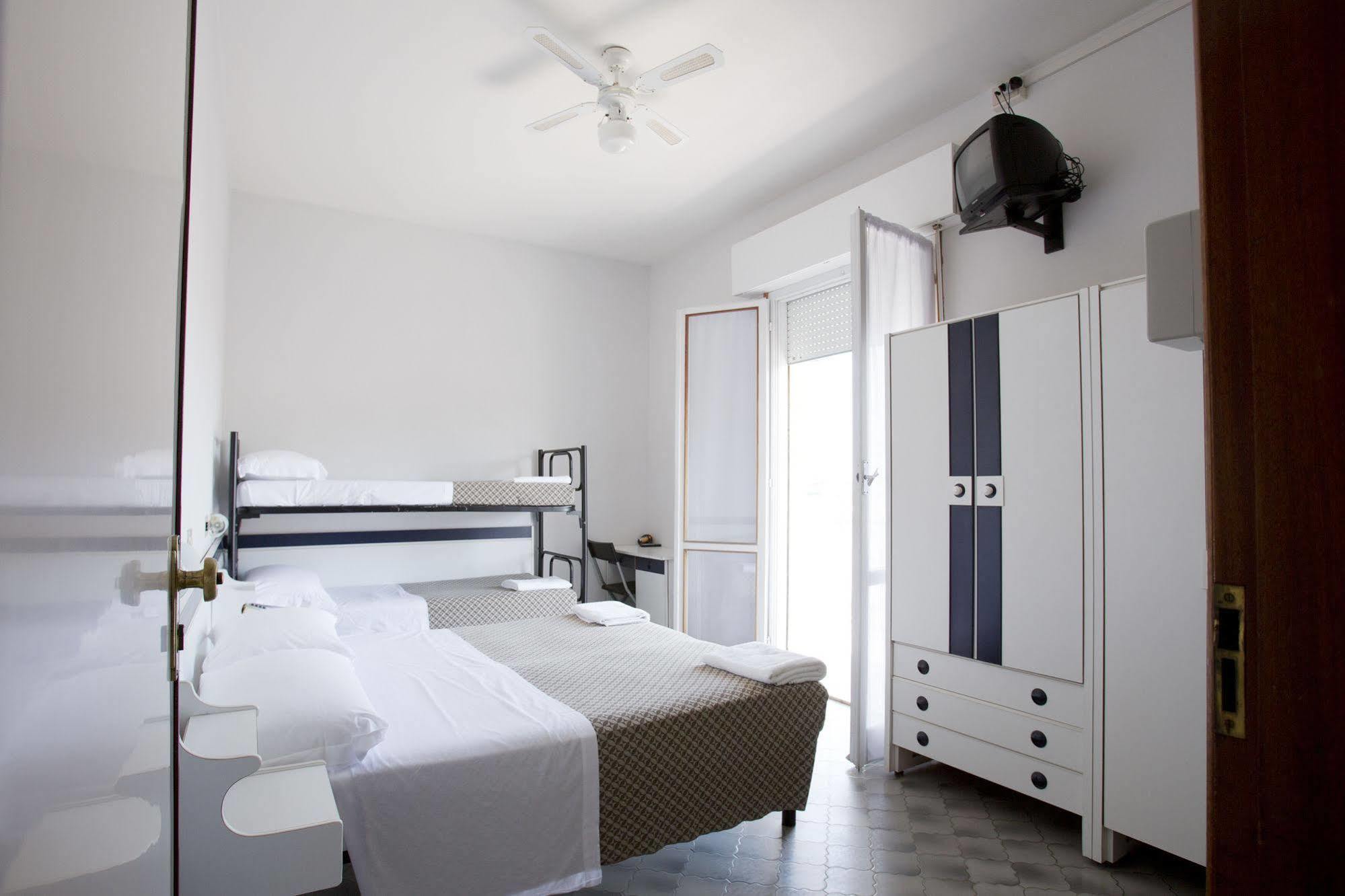 Hotel B&B Avana Lido Di Savio Esterno foto