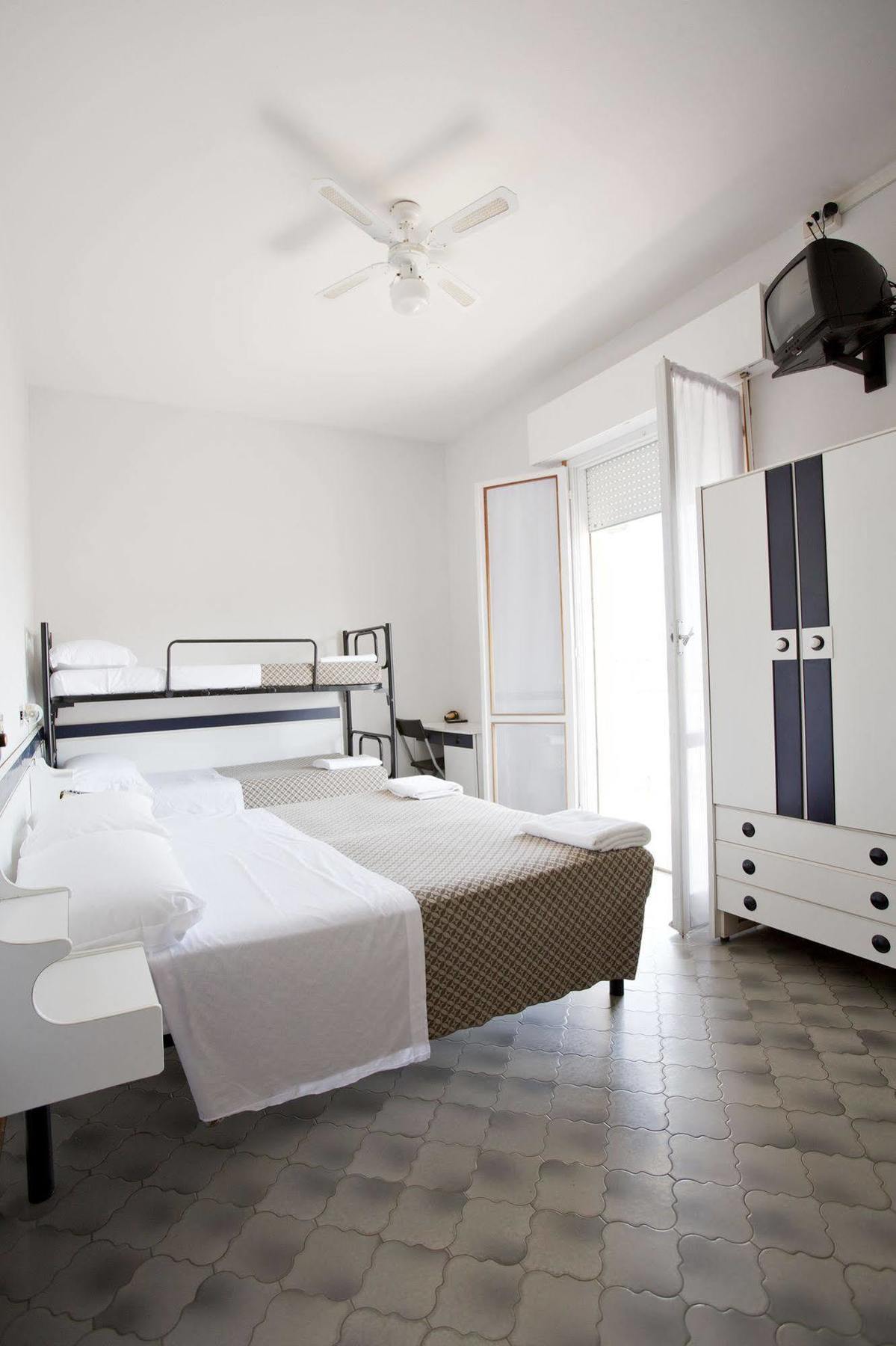 Hotel B&B Avana Lido Di Savio Esterno foto